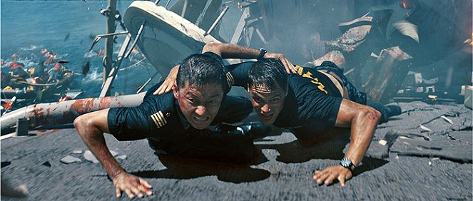 Battleship: Bitwa o Ziemię - Z filmu - 浅野忠信, Taylor Kitsch