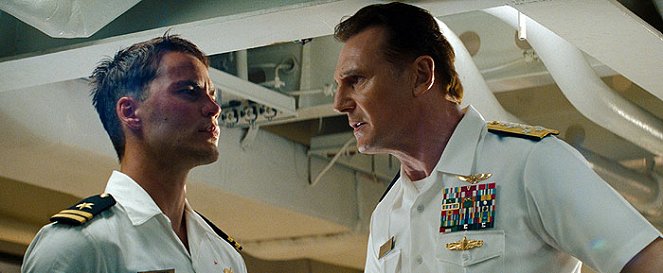 Csatahajó - Filmfotók - Taylor Kitsch, Liam Neeson