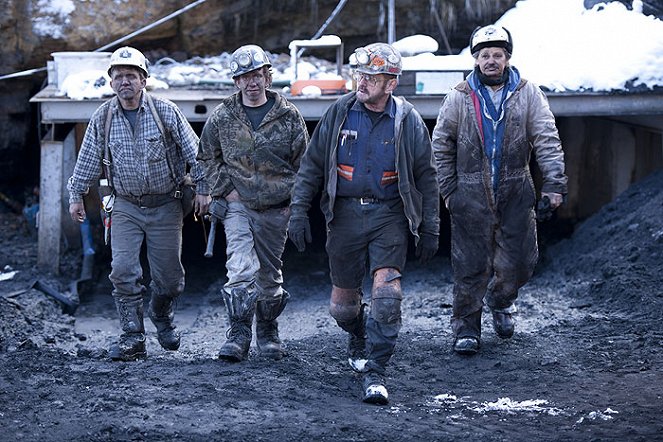 Coal - Filmfotók