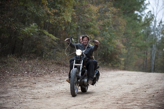 The Walking Dead - Fogueira apagando - Do filme - Norman Reedus