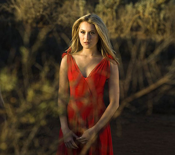 Broken Hill - Van film - Alexa PenaVega