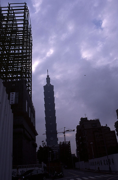 Man Made Marvels: Taipei 101 - Van film