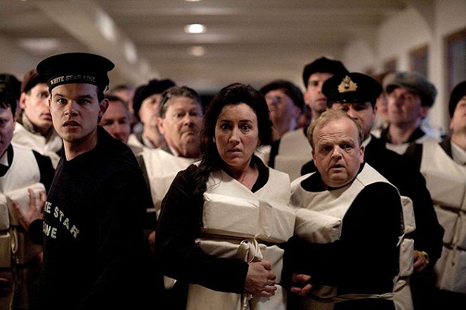 Titanic - De la película - Maria Doyle Kennedy, Toby Jones