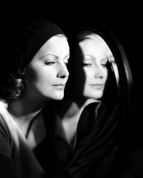 Kohtalokas suudelma - Promokuvat - Greta Garbo