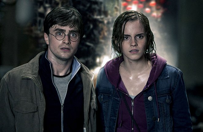 Harry Potter i Insygnia Śmierci: Część II - Z filmu - Daniel Radcliffe, Emma Watson