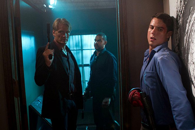 Piégés - Film - Dolph Lundgren, Jon Huertas, Sean Faris