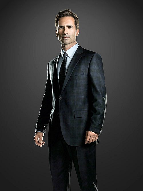 Ringer - Werbefoto - Nestor Carbonell