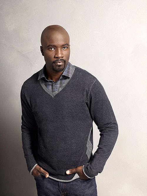 Nebezpečná identita - Promo - Mike Colter