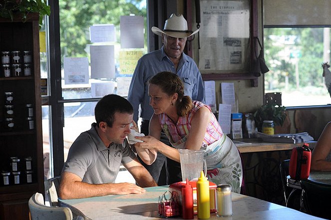 Seven Days in Utopia - Do filme - Lucas Black, Melissa Leo, Robert Duvall