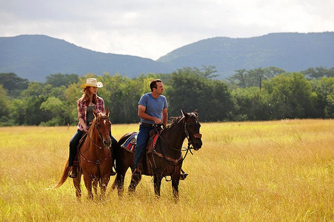 Seven Days in Utopia - Filmfotók - Deborah Ann Woll, Lucas Black