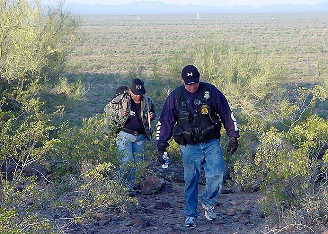 Inside the Border Warriors: Walk the Line - Z filmu