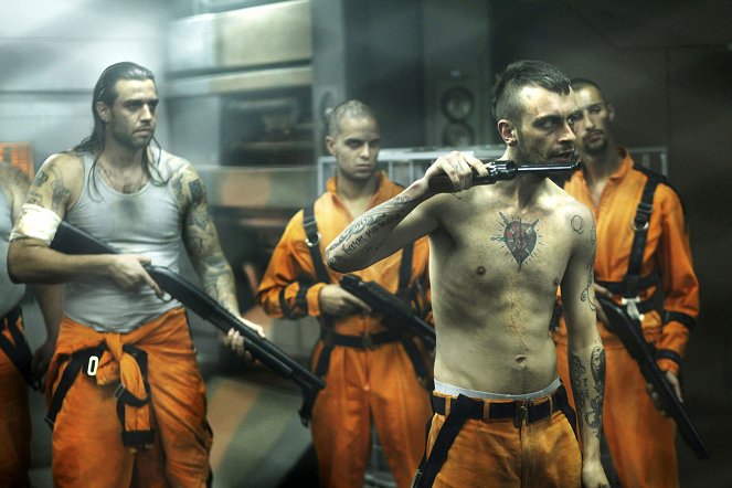 Útěk z MS-1 - Z filmu - Joe Gilgun