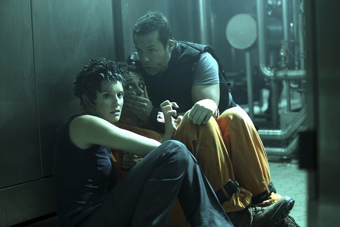 Lockout - Photos - Maggie Grace, Tim Plester, Guy Pearce