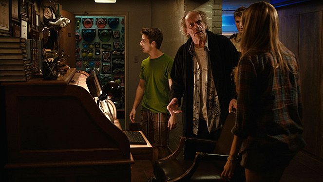 Piranha 3DD - Photos - Matt Bush, Christopher Lloyd