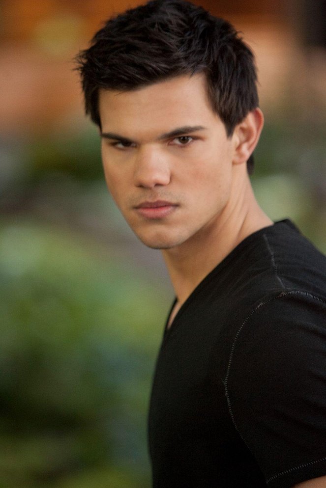 Twilight sága: Úsvit - 2. čast - Z filmu - Taylor Lautner