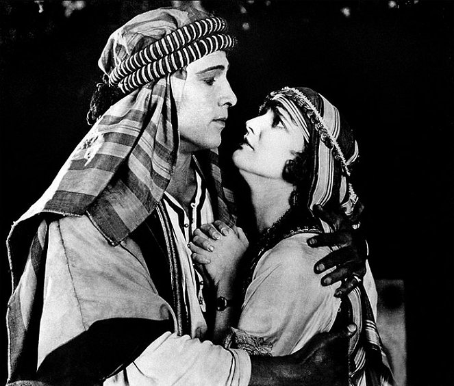Rudolph Valentino, Agnes Ayres
