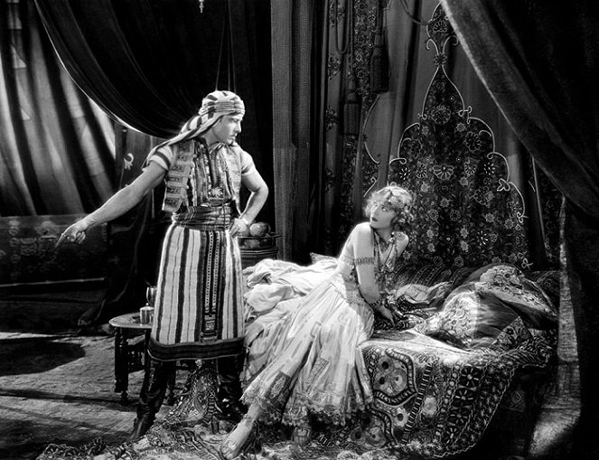 A sejk fia - Filmfotók - Rudolph Valentino, Vilma Bánky