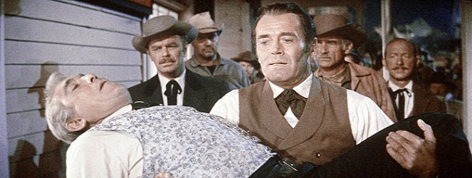 El hombre de las pistolas de oro - De la película - Anthony Quinn, Henry Fonda