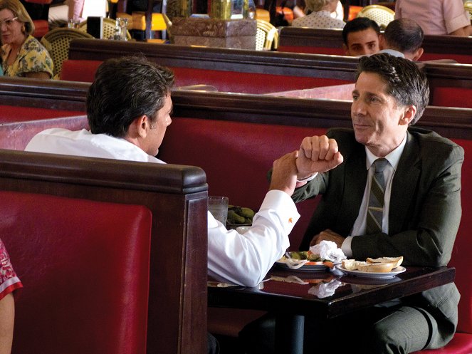 Magic City - The Year of the Fin - Photos - Leland Orser