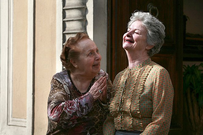 Tutti pazzi per amore - De la película - Pia Velsi, Ariella Reggio