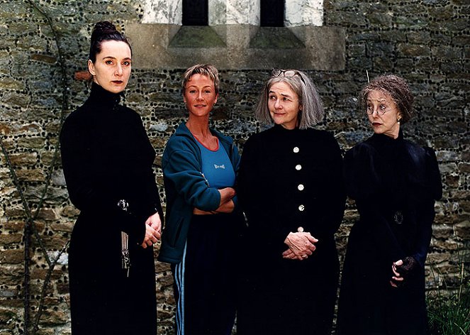 Čarodějnice školou povinné - Z filmu - Kate Duchêne, Claire Porter, Clare Coulter, Una Stubbs