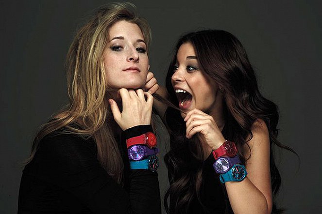 Grace Gummer, Gia Mantegna