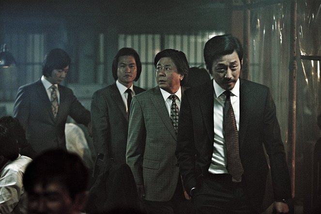 Bumchoiwaui junjaeng : nabbeunnomdeul jeonsungshidae - Z filmu - Seong-gyoon Kim, Min-sik Choi, Jeong-woo Ha