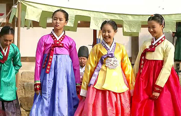 Haereul poomeun dal - Filmfotók - So-hyeon Kim, Ji-hee Jin, Yoo-jeong Kim