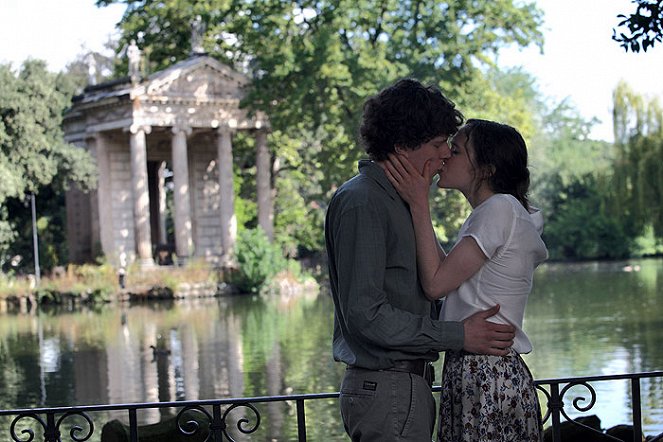 Zakochani w Rzymie - Z filmu - Jesse Eisenberg, Elliot Page