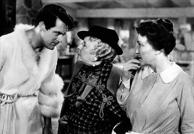 Nősténytigris - Filmfotók - Cary Grant, May Robson