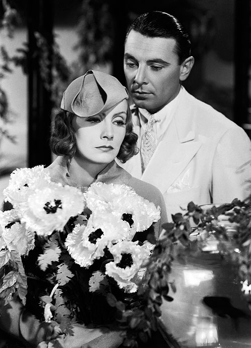 The Painted Veil - Photos - Greta Garbo, George Brent