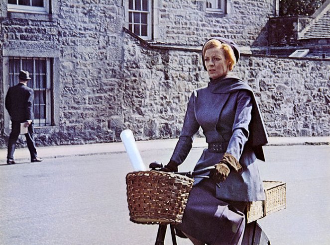 The Prime of Miss Jean Brodie - Photos - Maggie Smith