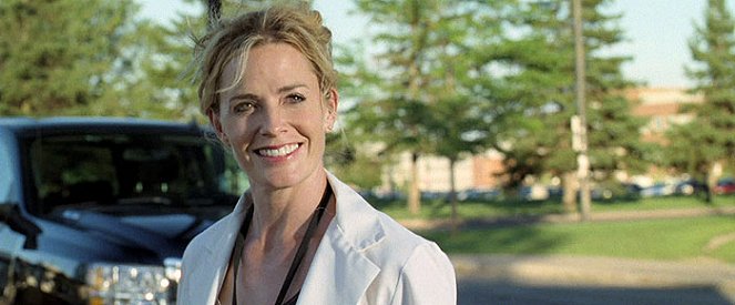 House at the End of the Street - Photos - Elisabeth Shue