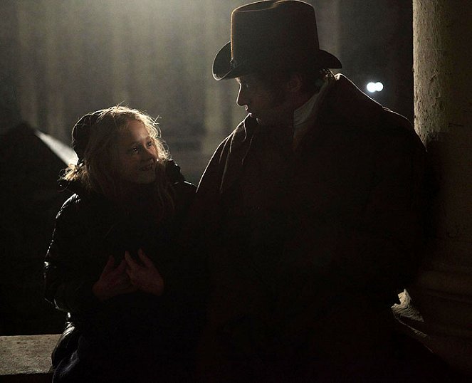 Les Misérables - Filmfotos - Isabelle Allen, Hugh Jackman
