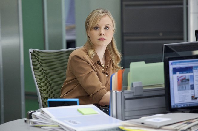 Newsroom - We Just Decided To - Z filmu - Alison Pill