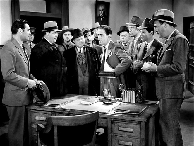 Crime School - Z filmu - Weldon Heyburn, Cy Kendall, Humphrey Bogart