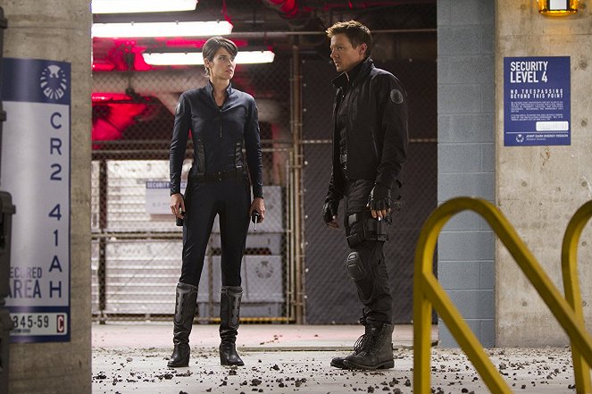 The Avengers - Photos - Cobie Smulders, Jeremy Renner