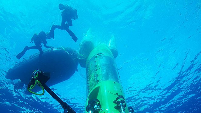 James Cameron: Voyage to the Bottom of the Earth - Photos