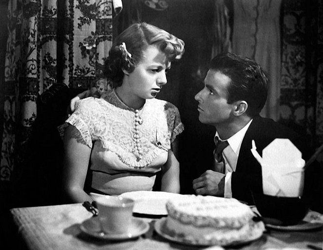 A Place in the Sun - Van film - Shelley Winters, Montgomery Clift