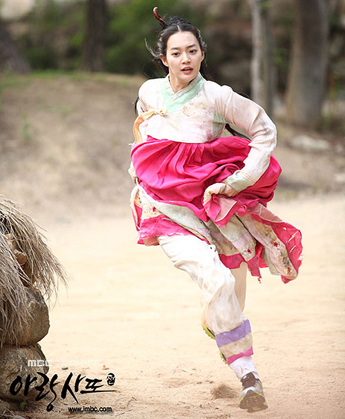 Arangsaddojeon - Filmfotók - Min-ah Shin