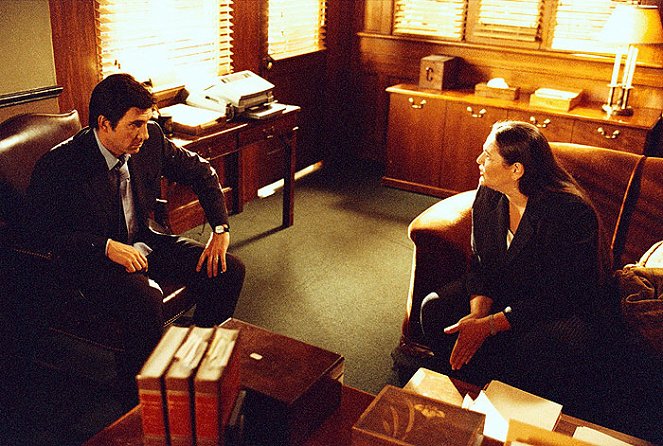 The Practice - Filmfotos - Dylan McDermott, Camryn Manheim