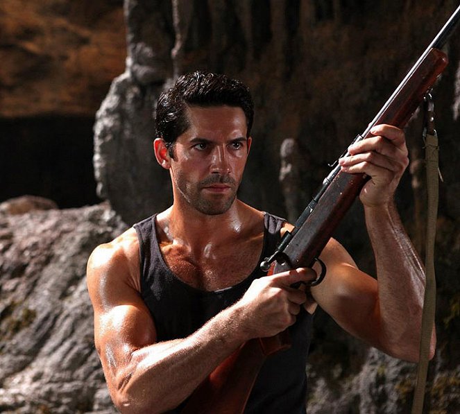 Rejtőzködő fenevadak - Filmfotók - Scott Adkins