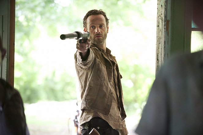 The Walking Dead - Seed - Photos - Andrew Lincoln