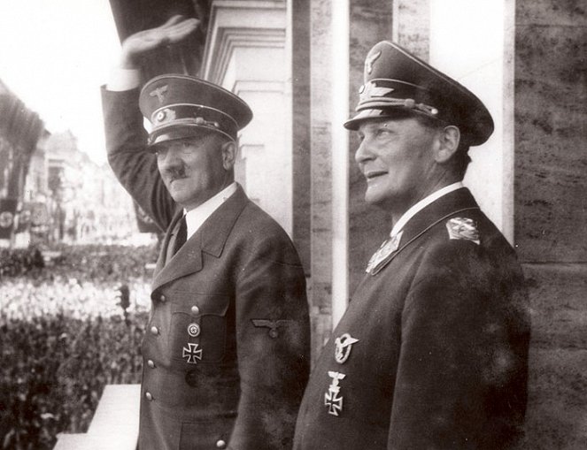 Chronicle of the Third Reich - Photos - Adolf Hitler, Hermann Göring
