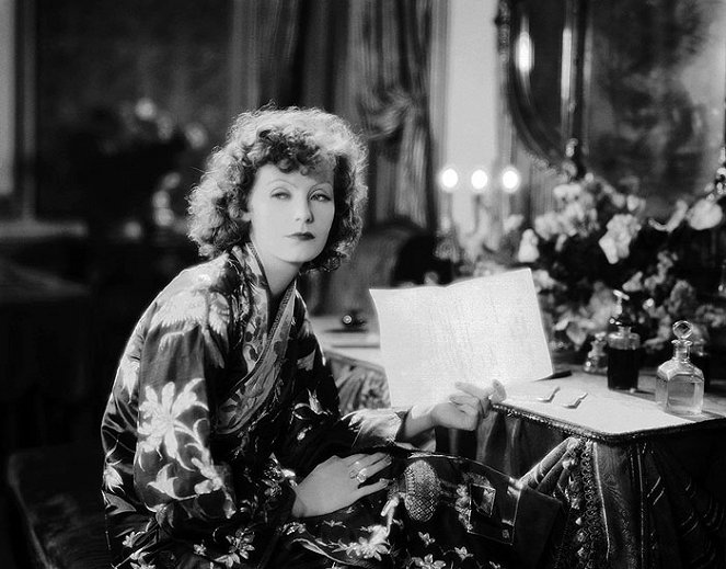 The Divine Woman - De la película - Greta Garbo