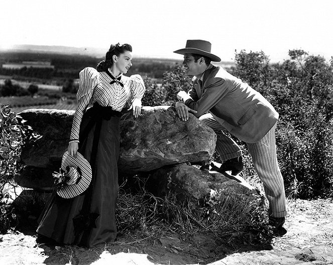 The Harvey Girls - Photos - Judy Garland, John Hodiak