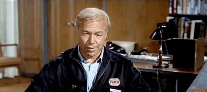 Airport - Photos - George Kennedy