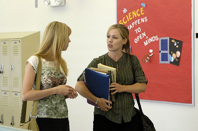 Girl, Positive - Photos - Andrea Bowen, Jennie Garth