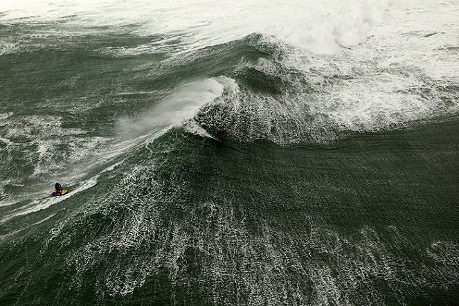 Storm Surfers: New Zealand - Photos