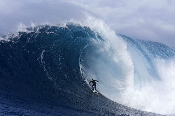 Storm Surfers: New Zealand - Photos